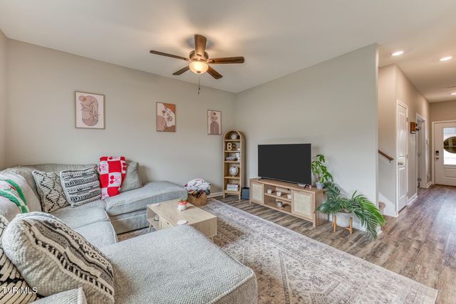 90 Thistle Drive, Bluff City, TN 37618