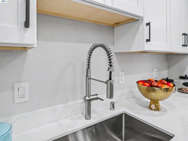 40130 Santa Teresa Cmn, Fremont, CA 94539