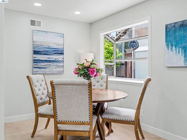 40130 Santa Teresa Cmn, Fremont, CA 94539