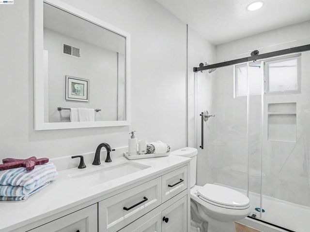 40130 Santa Teresa Cmn, Fremont, CA 94539