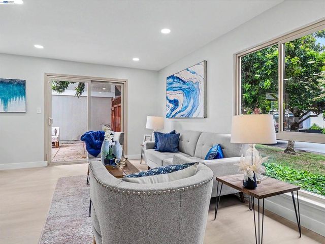 40130 Santa Teresa Cmn, Fremont, CA 94539
