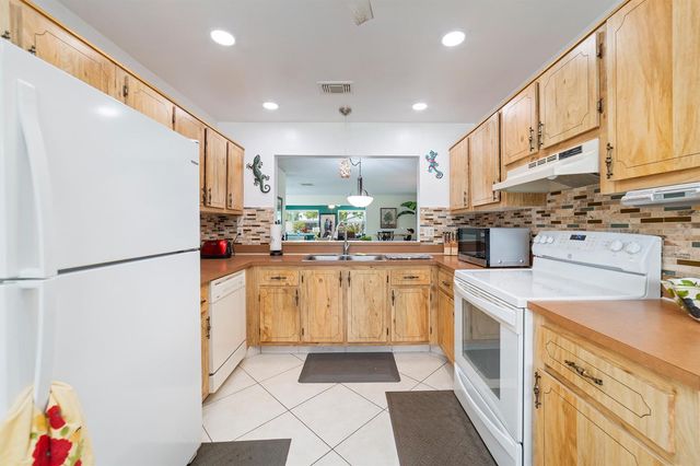 6303 Silver Moon Lane, Greenacres, FL 33463
