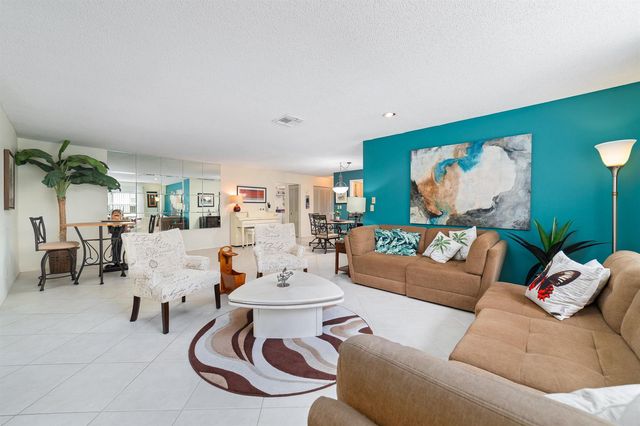 6303 Silver Moon Lane, Greenacres, FL 33463