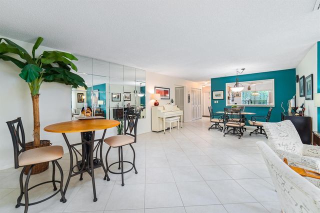 6303 Silver Moon Lane, Greenacres, FL 33463