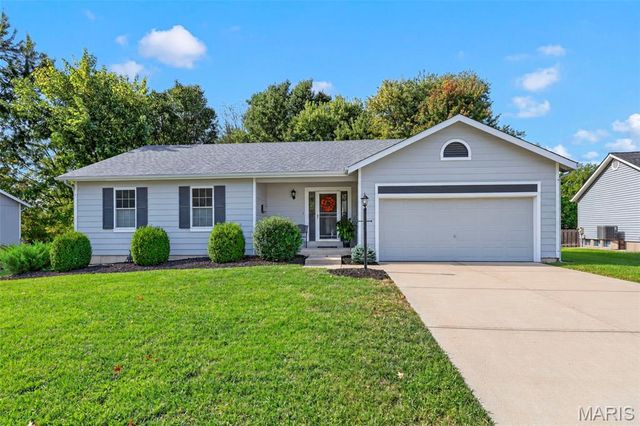 120 Oak Valley Drive, St Peters, MO 63376