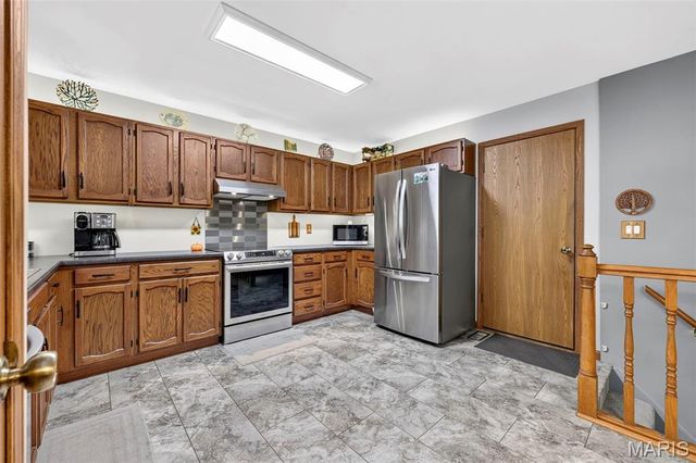 120 Oak Valley Drive, St Peters, MO 63376