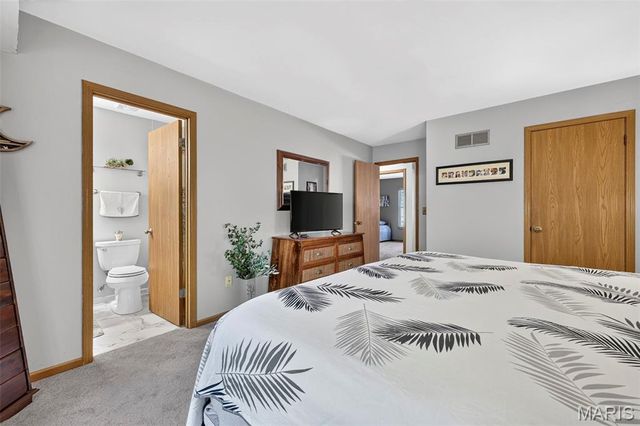 120 Oak Valley Drive, St Peters, MO 63376
