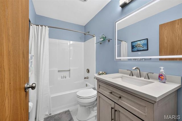 120 Oak Valley Drive, St Peters, MO 63376