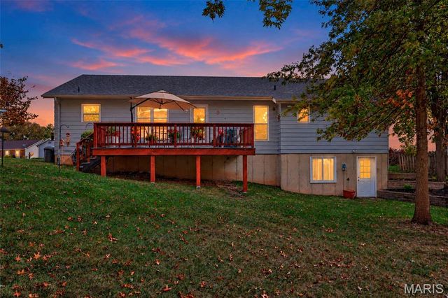 120 Oak Valley Drive, St Peters, MO 63376
