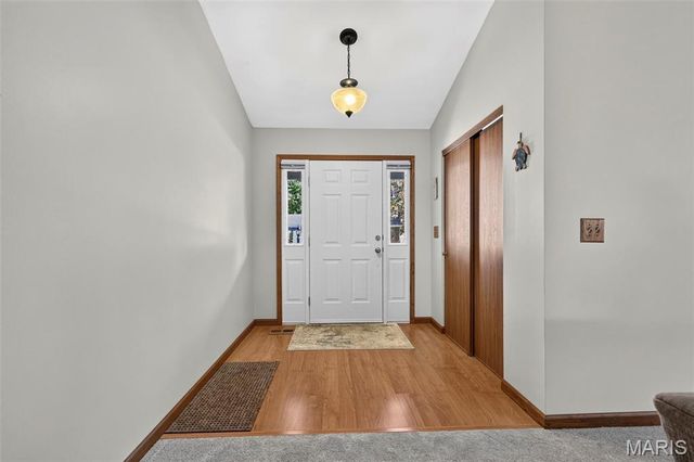 120 Oak Valley Drive, St Peters, MO 63376