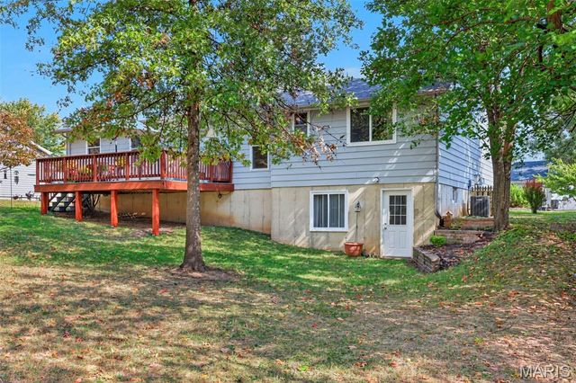 120 Oak Valley Drive, St Peters, MO 63376