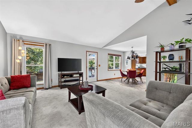 120 Oak Valley Drive, St Peters, MO 63376