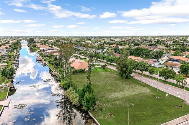 119 Aviation PKWY, Cape Coral, FL 33904