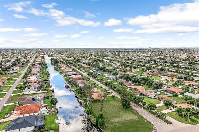 119 Aviation PKWY, Cape Coral, FL 33904
