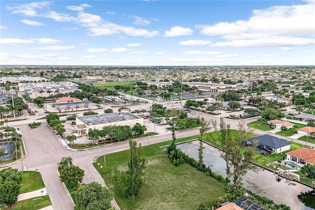 119 Aviation PKWY, Cape Coral, FL 33904