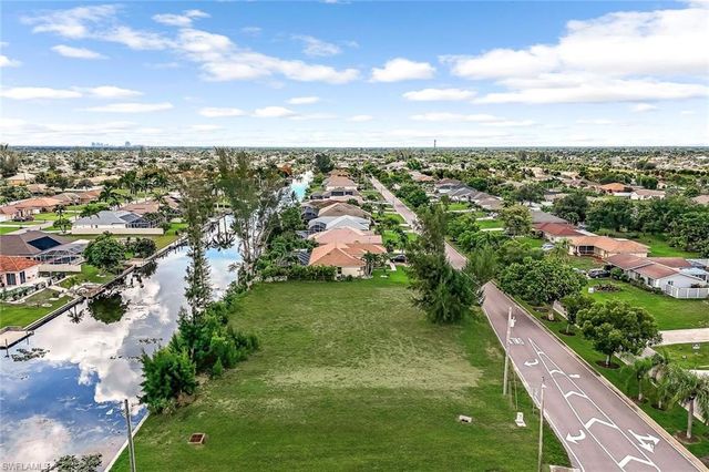 119 Aviation PKWY, Cape Coral, FL 33904