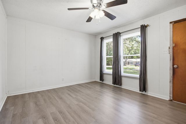 129 Napier Dr, Columbia, TN 38401