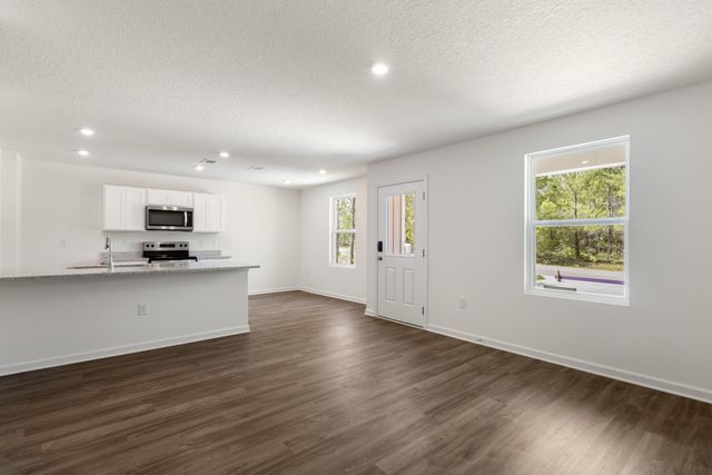 390 E Iris Lane, Defuniak Springs, FL 32433