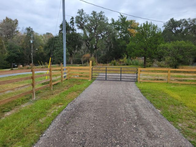 4057 LAZY ACRES RD, Middleburg, FL 32068