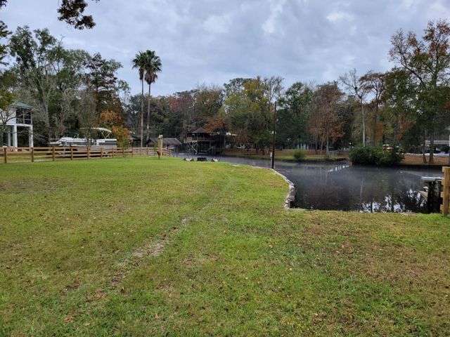 4057 LAZY ACRES RD, Middleburg, FL 32068