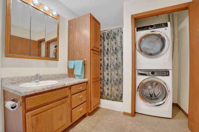 4125 Autumn Ridge Rd Unit 102, Cedar Falls, IA 50613