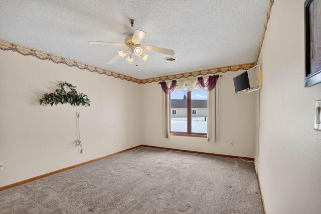 4125 Autumn Ridge Rd Unit 102, Cedar Falls, IA 50613