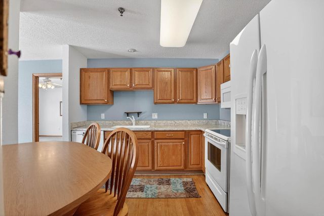 4125 Autumn Ridge Rd Unit 102, Cedar Falls, IA 50613