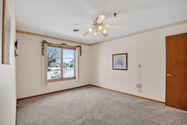 4125 Autumn Ridge Rd Unit 102, Cedar Falls, IA 50613