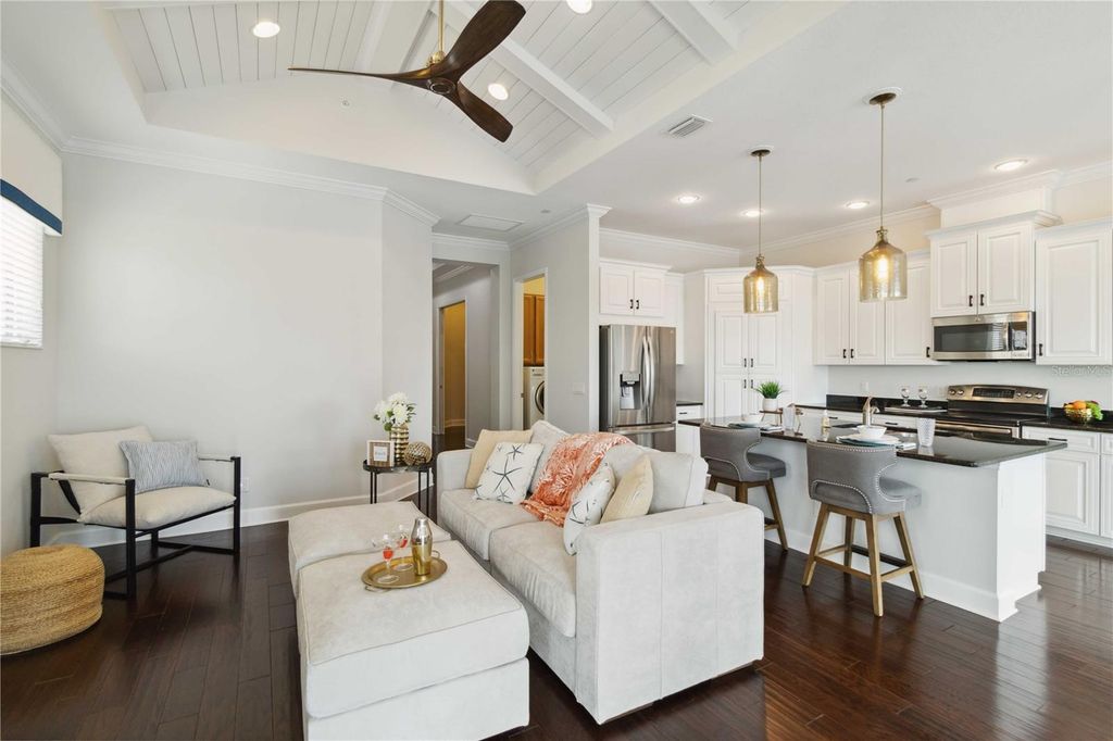 Image 15 of property listing at 230 SAPPHIRE LAKE DRIVE 201, Bradenton, FL 34209