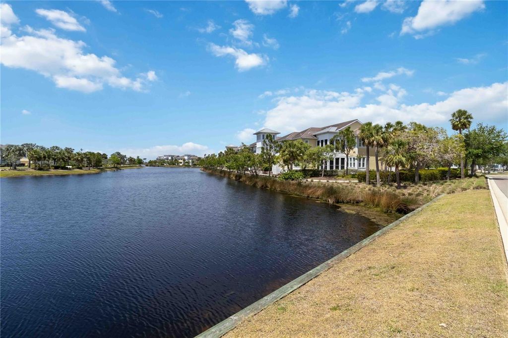 Image 33 of property listing at 230 SAPPHIRE LAKE DRIVE 201, Bradenton, FL 34209