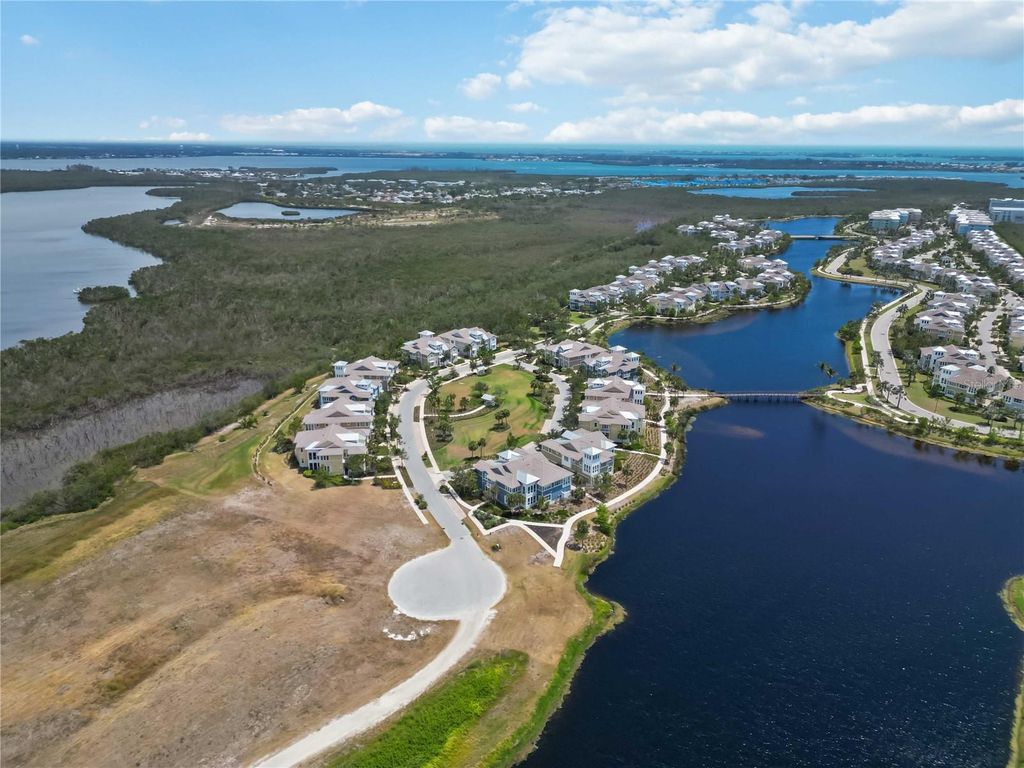 Image 41 of property listing at 230 SAPPHIRE LAKE DRIVE 201, Bradenton, FL 34209