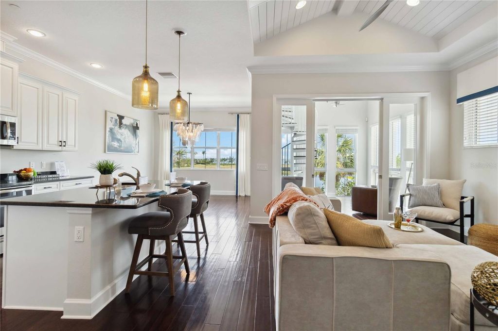 Image 10 of property listing at 230 SAPPHIRE LAKE DRIVE 201, Bradenton, FL 34209