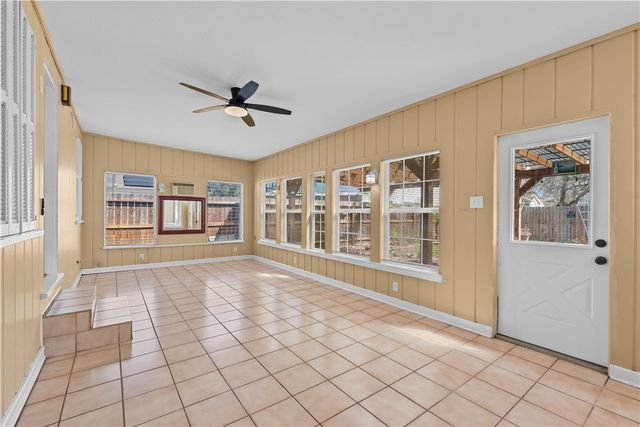 717 Indiana Ave, Corpus Christi, TX 78404