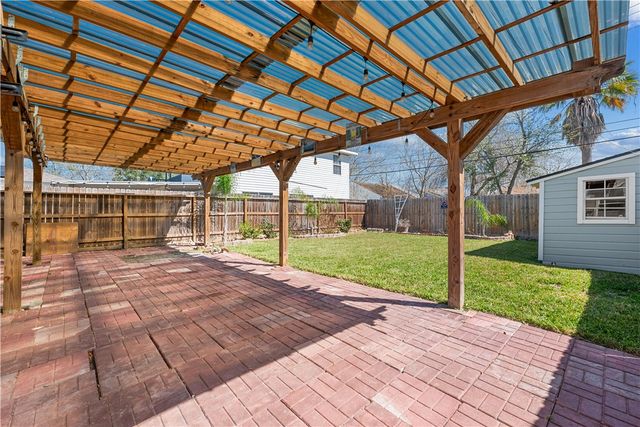 717 Indiana Ave, Corpus Christi, TX 78404