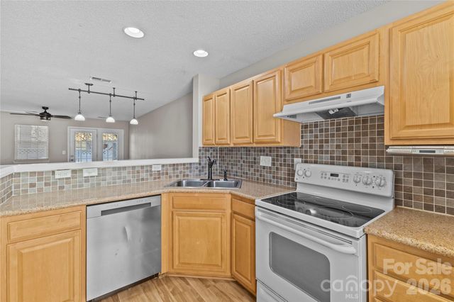 10923 Holly Ridge Boulevard, Charlotte, NC 28216