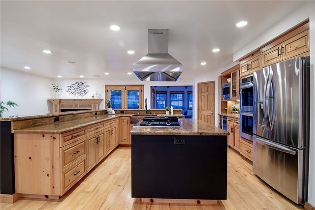 922 Carefree Drive, Simi Valley, CA 93065