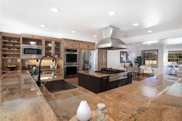 922 Carefree Drive, Simi Valley, CA 93065