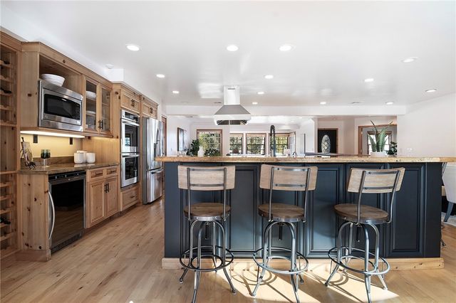 922 Carefree Drive, Simi Valley, CA 93065