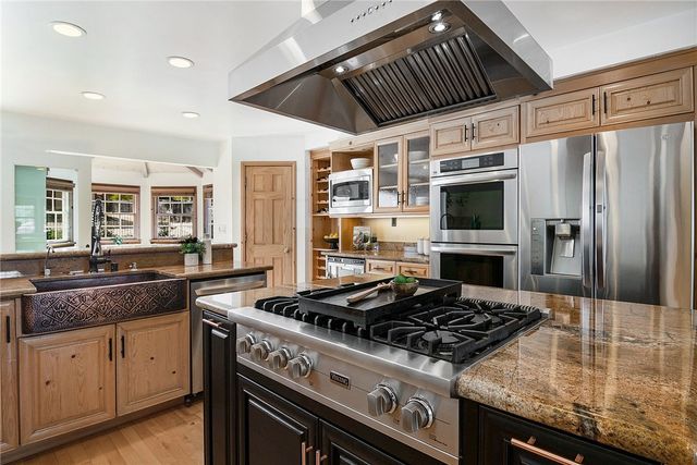 922 Carefree Drive, Simi Valley, CA 93065