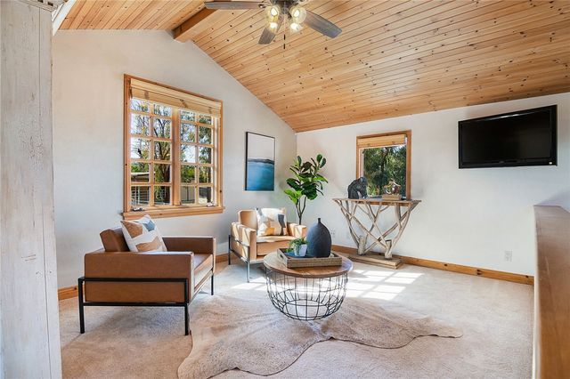 922 Carefree Drive, Simi Valley, CA 93065