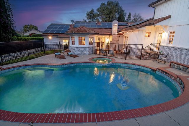 922 Carefree Drive, Simi Valley, CA 93065
