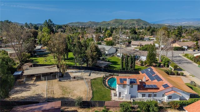 922 Carefree Drive, Simi Valley, CA 93065