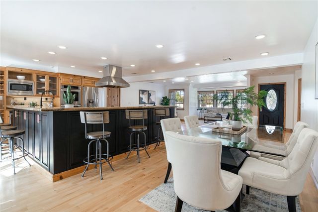 922 Carefree Drive, Simi Valley, CA 93065