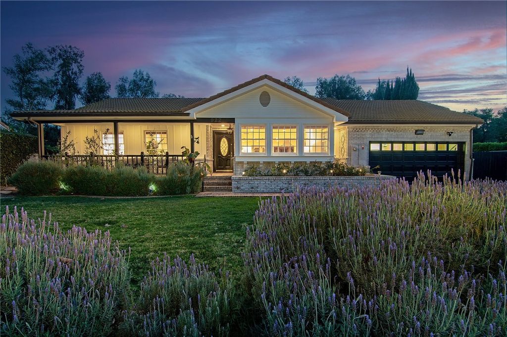 922 Carefree Drive, Simi Valley, CA 93065