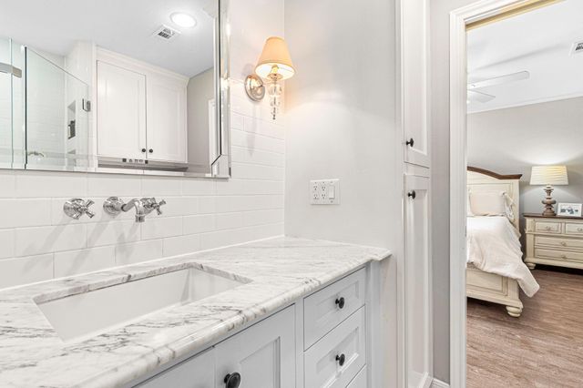 1534 Ashford Hollow Lane, Houston, TX 77077