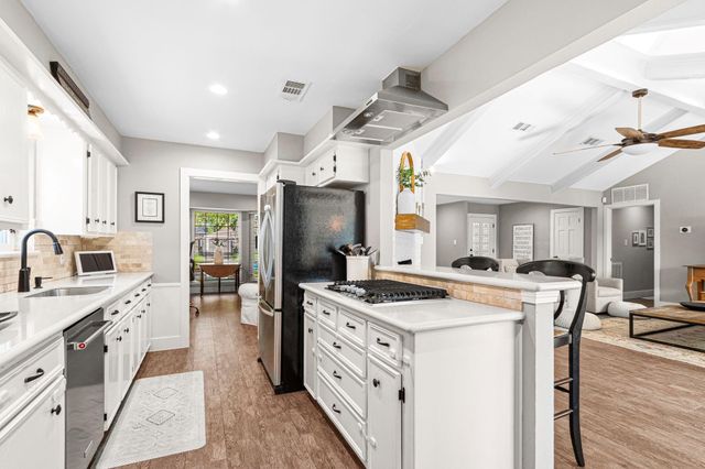 1534 Ashford Hollow Lane, Houston, TX 77077