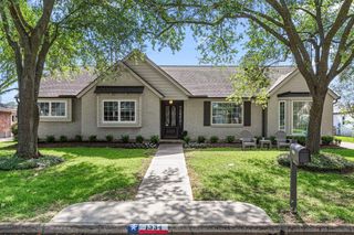 1534 Ashford Hollow Lane, Houston, TX 77077