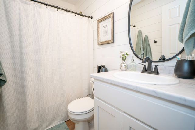 512 E 19th Street S, Newton, IA 50208