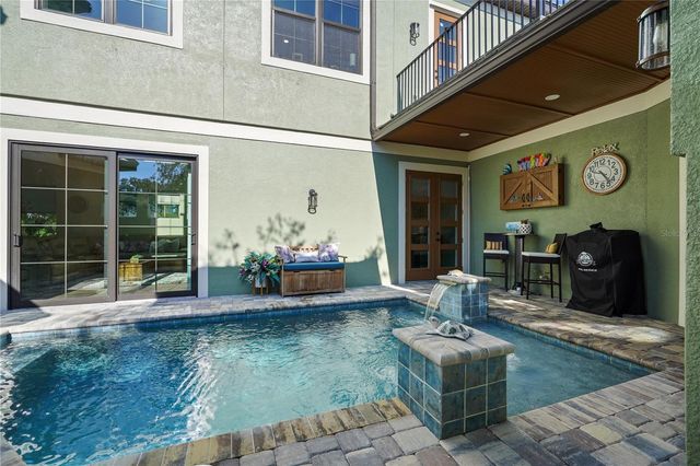 4 OAKVIEW COURT, Palm Coast, FL 32137