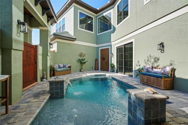 4 OAKVIEW COURT, Palm Coast, FL 32137